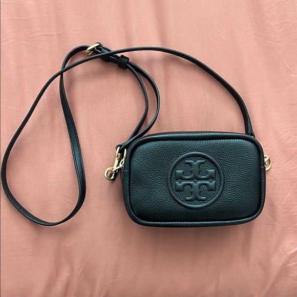 Tory Burch Handbags - Tory Burch Bombe Black Crossbody pebble leather Bag with Gold Accents